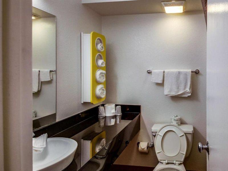 Motel 6-Greensboro, Nc - Airport Exterior photo
