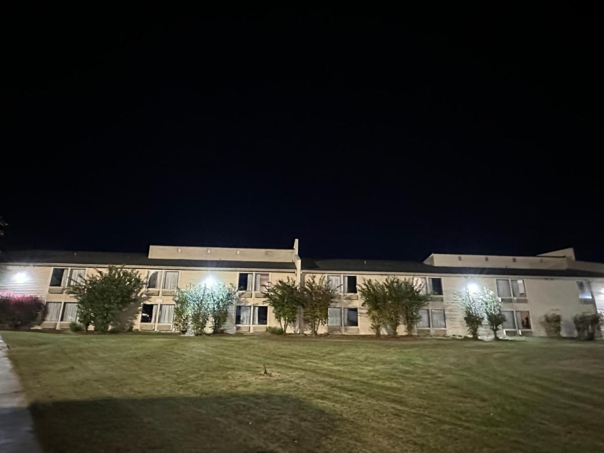 Motel 6-Greensboro, Nc - Airport Exterior photo