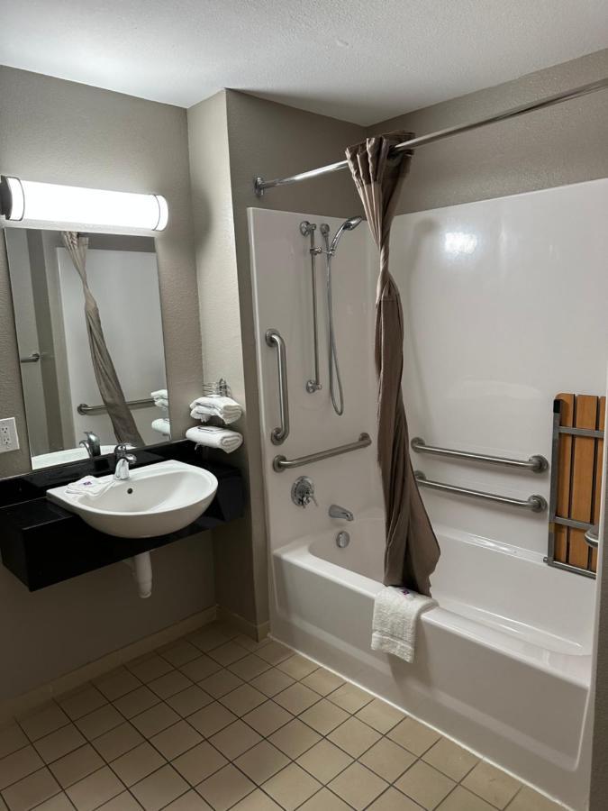 Motel 6-Greensboro, Nc - Airport Exterior photo