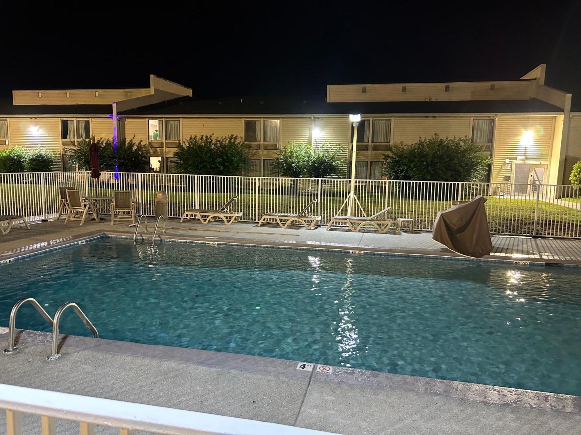 Motel 6-Greensboro, Nc - Airport Exterior photo